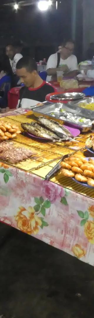 Lebhafter Nachtmarkt